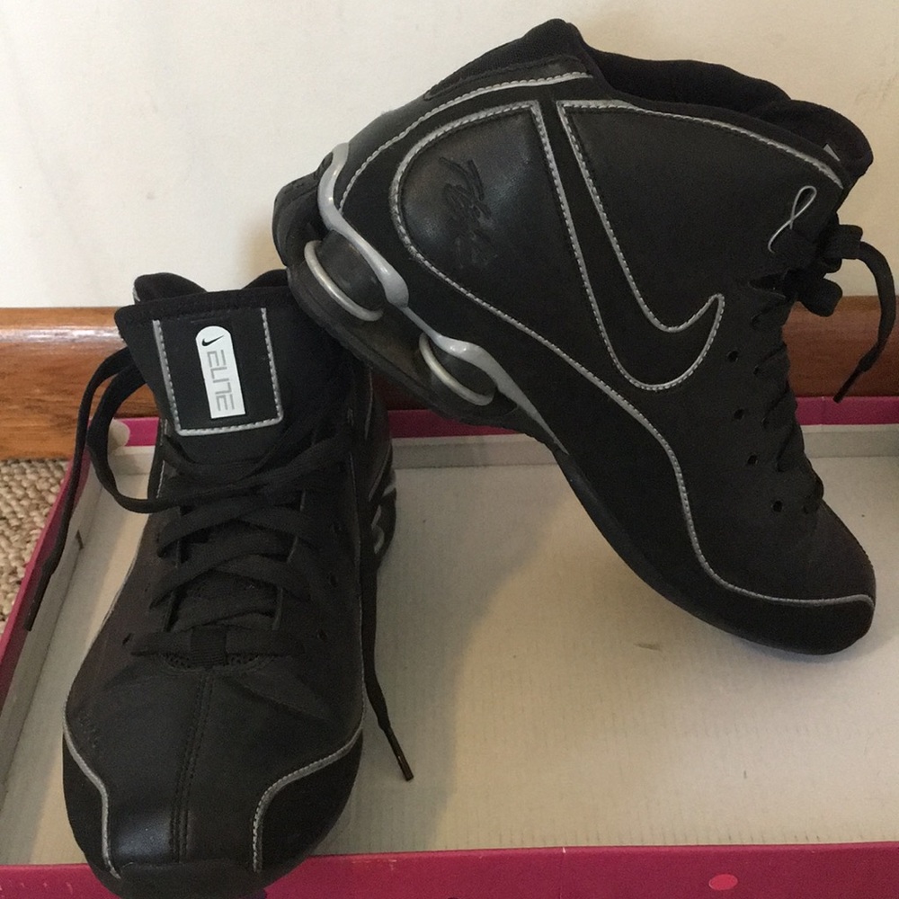 Ladies Nike high top basketball shoes